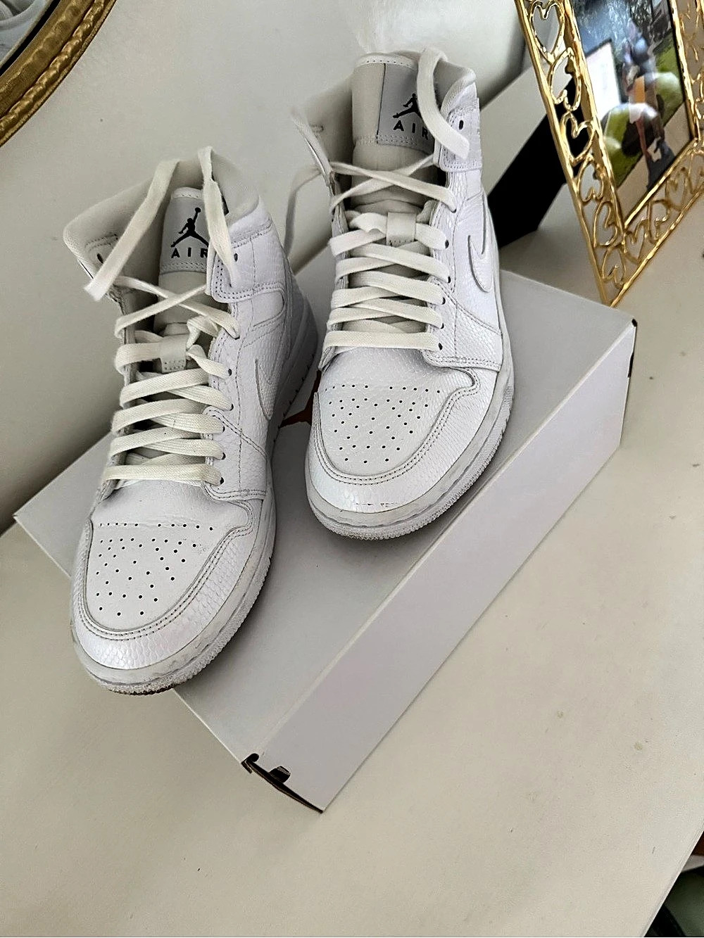 Nike Air Jordan 1 Mid High-Top Sneakers White US 7